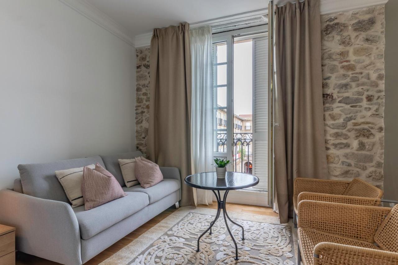 Habitaciones Apartamento B&B Plaza Nueva 8 Bilbao Dış mekan fotoğraf
