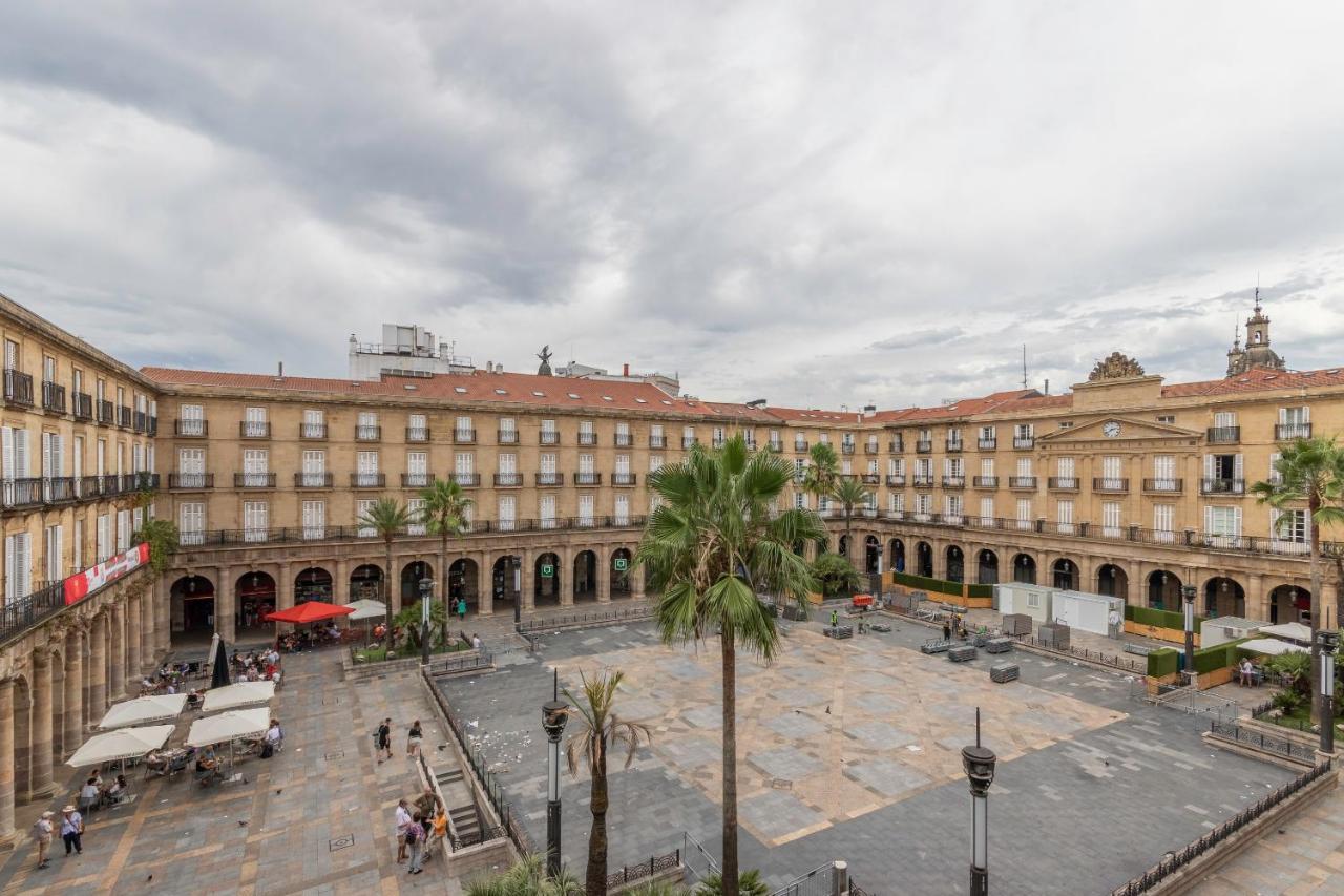 Habitaciones Apartamento B&B Plaza Nueva 8 Bilbao Dış mekan fotoğraf