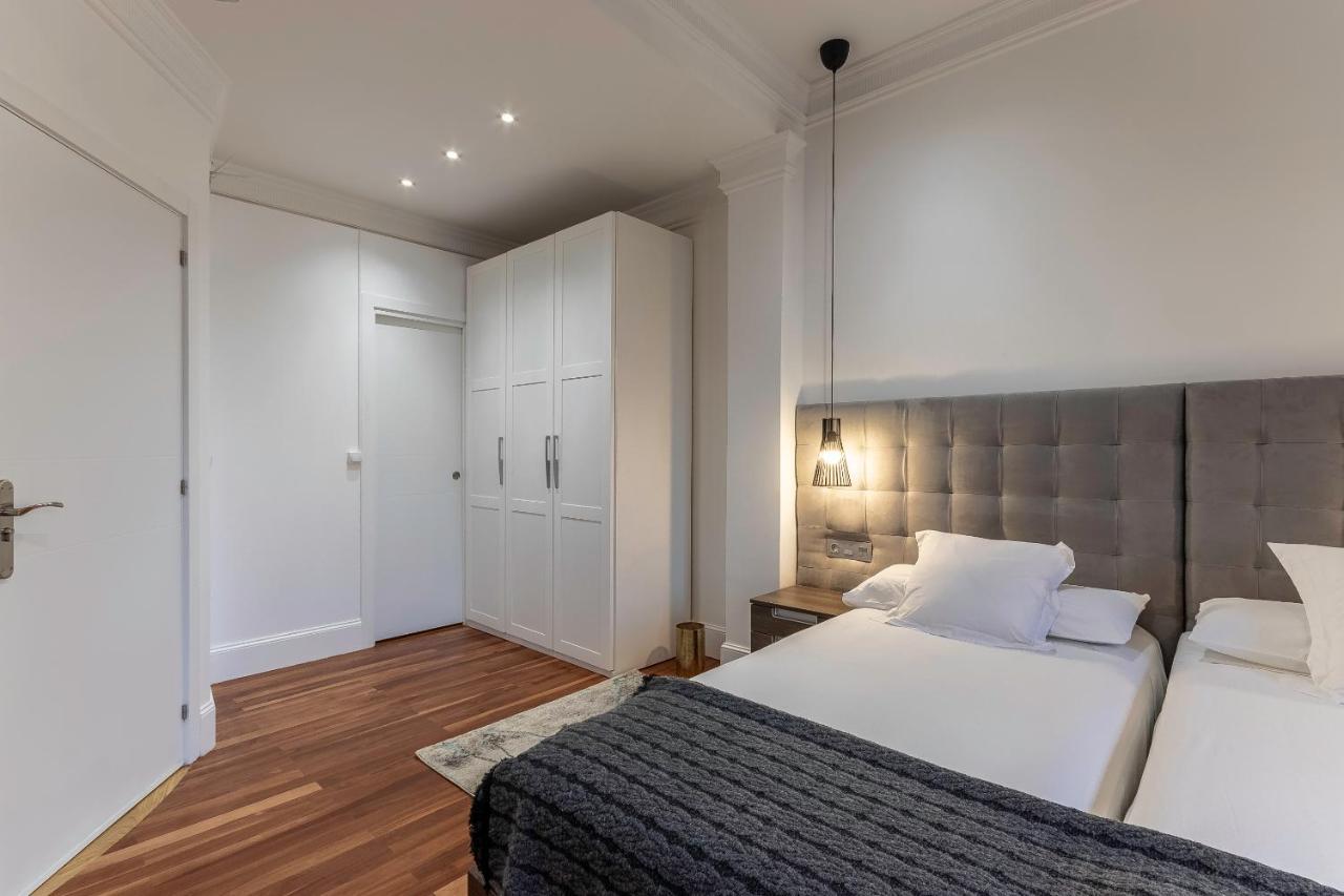 Habitaciones Apartamento B&B Plaza Nueva 8 Bilbao Dış mekan fotoğraf